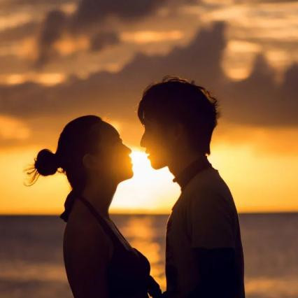為什么夫妻倆越長(zhǎng)越像，有夫妻相意味著什么