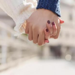 夫妻婚后是一起花錢還是AA制，AA制花錢會讓夫妻疏遠嗎