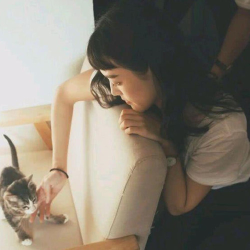 女人同意男人摸她的頭發(fā)代表什么