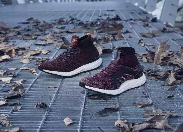 這下 OK 了，秋冬你也可以穿著 adidas UltraBOOST 咯