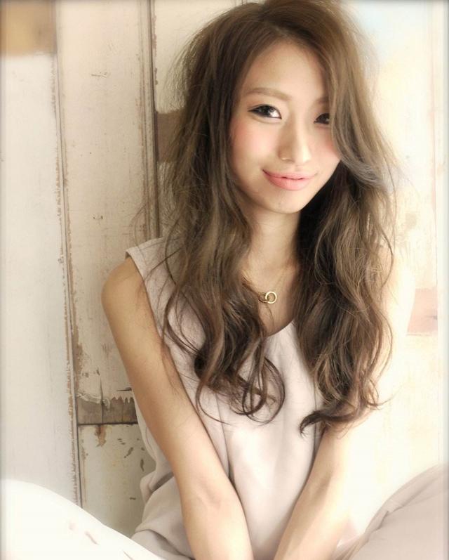 圓臉胖臉女生適合什么樣的發(fā)型呢？讓你秒變瘦臉