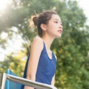 這首歌評(píng)論刷新這么快 如果沉了就當(dāng)我說(shuō)了個(gè)笑話吧！
