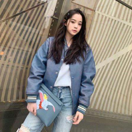 歐陽娜娜曬街拍美照，帶火了不少爆款