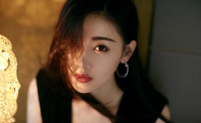 深蹲卸妝外加魔鬼的步伐 有哪個(gè)女明星健身能拼過她？
