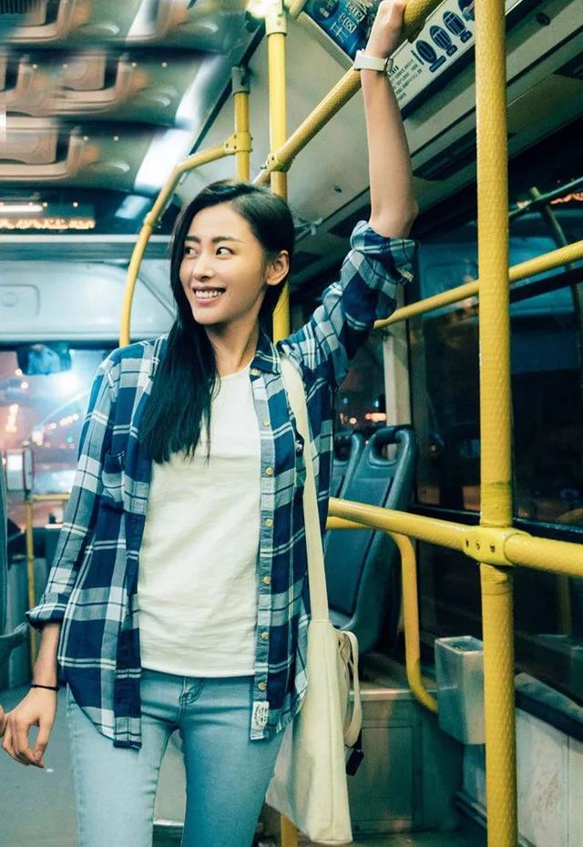 深蹲卸妝外加魔鬼的步伐 有哪個(gè)女明星健身能拼過她？