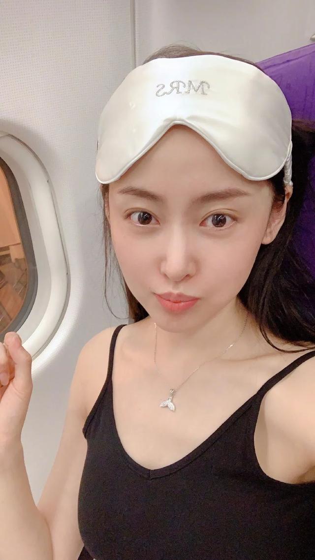 深蹲卸妝外加魔鬼的步伐 有哪個(gè)女明星健身能拼過她？