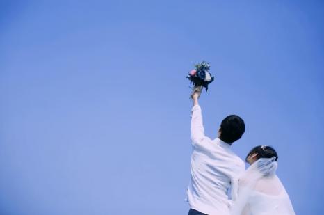 女人六種暗示愛上你，女人向男人示愛有哪種暗示