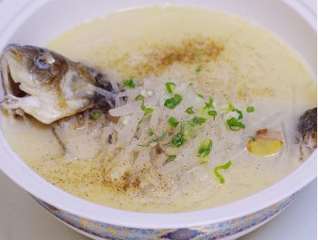 怎樣熬魚湯沒有腥味，魚湯用冷水還是熱水