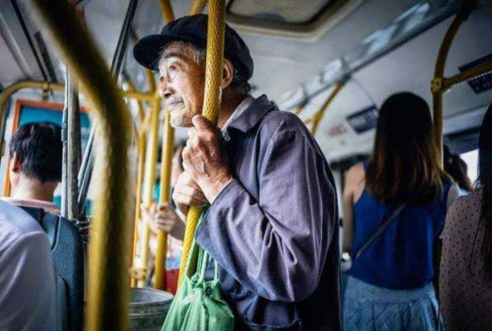 老人三個毛病討人厭，老人頭發(fā)不白迷信說法