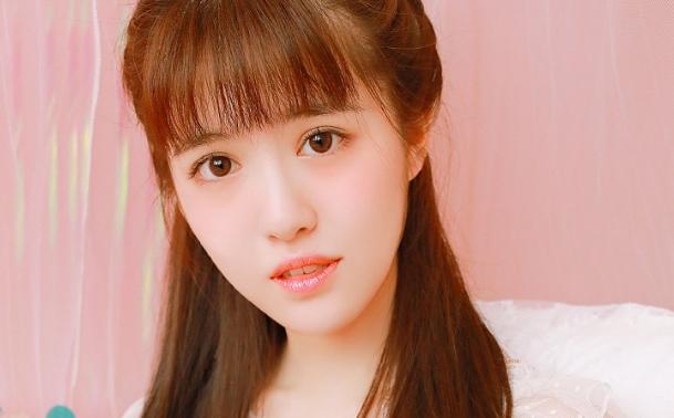 如何判斷女人動心了，從哪些細(xì)節(jié)判斷中年女人對你動心了