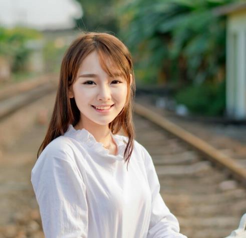 40歲后桃花運最旺的女人，40歲左右依舊桃花運不斷的女性