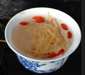 夏天能食用人參嗎，人參是干吃比較好還是泡水比較好