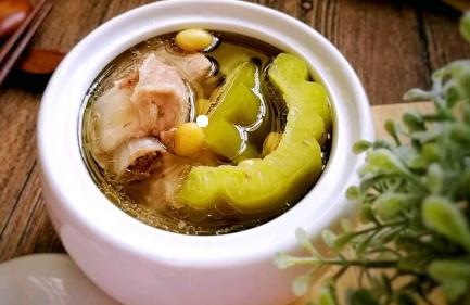 三伏天喝雞湯上火嗎，三伏天喝什么湯能逼出身體寒氣