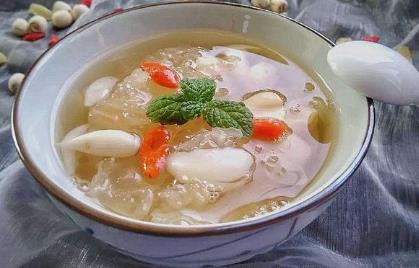 三伏天喝雞湯上火嗎，三伏天喝什么湯能逼出身體寒氣