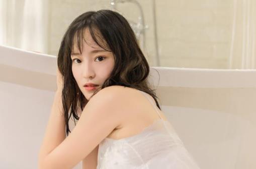 女人洗澡太久是潔癖嗎，女人為什么洗澡會(huì)洗那么久呢
