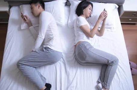 夫妻冷戰(zhàn)男人和女人有什么不同，高情商女人如何應對老公的冷戰(zhàn)